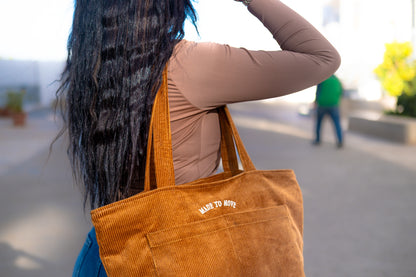 Made to move tote (caramel)